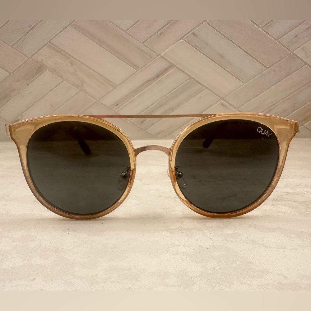 QUAY Australia Kandy Gram Gold Round Sunglasses